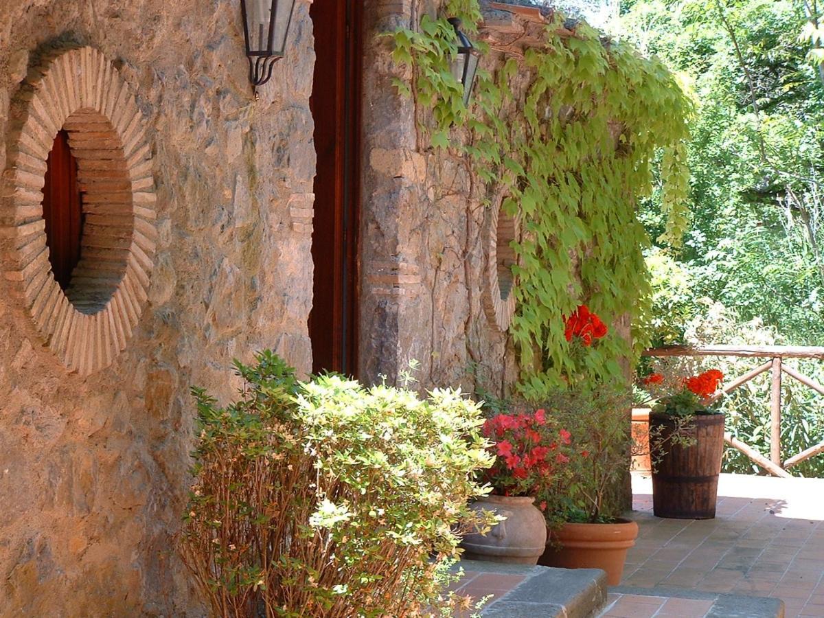 La Riserva Montebello Больсена Экстерьер фото